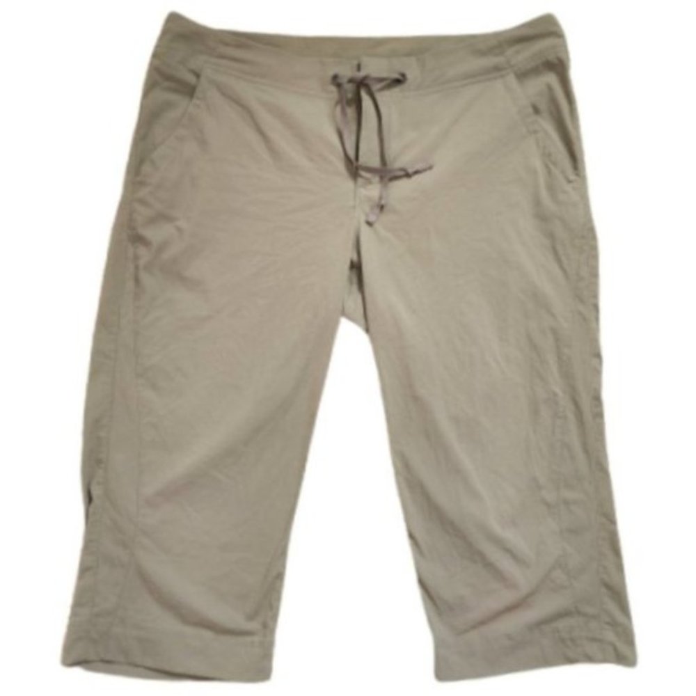 Columbia Lightweight Cropped Tan Pant
